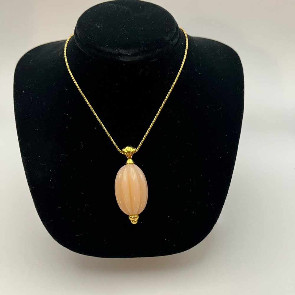 Fabulous Crown Trifari Peach Oval Crowned Pendant Necklace 15” Drop